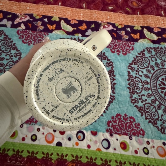 Stanley Speckled Cream 40 oz - Picture 3 of 4